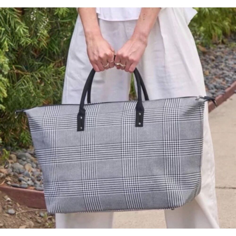 NWT LuLu Dharma Black & White Houndstooth Fraiser Weekender Travel Tote Bag